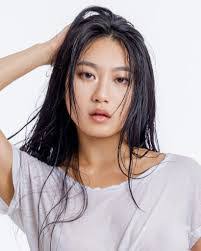 Evelyn Peng's Instagram, Twitter & Facebook