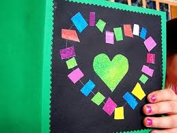 Un petit livre ou carnet qui se plie en accordéon, que les enfants pourront réaliser facilement. Idees Diverses Pour La Fete Des Meres L Ecole De Crevette