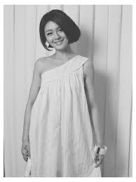 大S逝世一周年摄影师公开她18年前菲林照31岁短发白裙Look超赞