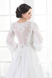 Modern Bishop Sleeve Wedding Dress Product Name 818 Wedding Dresses Bonny Bridal The Bishop Sleeves Of This Style Brings A Traditional Element To A Modern Bonny Bridal Modern Gown Dresses