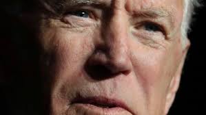 Coons addresses photo of Biden, daughter during 2015 swearing-in