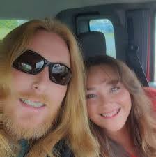 Good morning, North Sydney! Now the sign is actually up!😁 We are getting  closer to opening and serving your pizza needs!🍕 #pizza #dominos  #dominoscanada #opensoon #northsydneyns