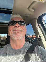 Are there any male psychologist's that are covered by healthy blue in  Livingston parish that arent 50+ ? Cant really relate to the 50 year old  women they keep giving me as