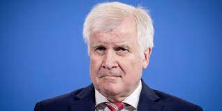 Haare möglichst an der luft trocknen. Innenminister Seehofer Zu Migration Mutter Aller Politischen Probleme Taz De