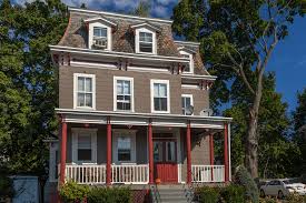 Various colours have been found on historic ironwork. The Best Colonial Exterior Paint Colors For Your Home Wow 1 Day Painting