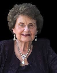 Kim Hedgepeth's Instagram, Twitter & Facebook