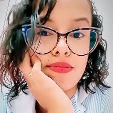 Carla Lins's Instagram, Twitter & Facebook