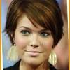 Short hair for round face shapes are versatile, face slimming, and trendy! Https Encrypted Tbn0 Gstatic Com Images Q Tbn And9gcrkn9aqbyumptoiwt8isyiw1eqwkririm6zxcvpt0sjrt3dttxx Usqp Cau