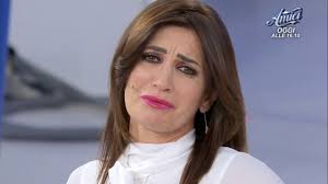 Uomini e donne, Barbara come non si era mai vista prima: Ernesto (e il suo  pensare "libero") la mettono ko