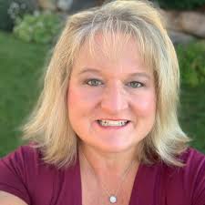 Bobbi Hart's Instagram, Twitter & Facebook