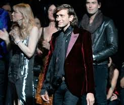 C'est à l'adolescence que slimane commence à se découvrir une passion pour le chant. Hedi Slimane The Talented Designer Is Hot News News Creation 685888