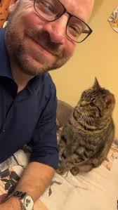 Aww..but so polite 🐾🐾