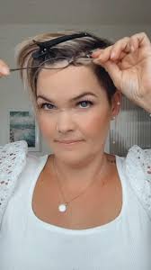 Topsy tail idea for short hair