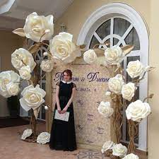 70 Elegant Wedding Decorations For Your Big Day Beauty Of Wedding Paper Flowers Giant Paper Flowers Paper Flower Backdrop