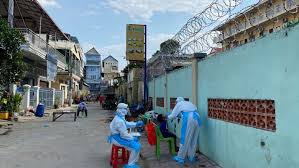 Cambodia, officially the kingdom of cambodia, is a country located in the southern portion of the indochinese peninsula in southeast asia. Campuchia Them 181 Ca Máº¯c Covid 19 Hai NgÆ°á»i Tá»­ Vong Bao NgÆ°á»i Lao Ä'á»™ng