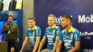 Sedangkan dalam percakapan, selain mengenalkan diri kamu juga perlu bertanya kepada lawan bicara. Kevin Nick Dan Omid Tutup Perkenalan Diri Pakai Bahasa Sunda Mereka Bilang Kata Kata Ini Tribun Cirebon