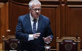 Jul 01, 2021 · a iniciativa liberal (il) pede ao ministro da administração interna, eduardo cabrita, que permita as perícias ao carro em que seguia e que esteve envolvido num acidente mortal na a6. Eduardo Cabrita Comenta Acidente E Diz Que Nao Se Demite Economia Jornal De Negocios