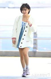 김유정의 다른 뜻은 다음과 같다. ìµìŠ¤íŠ¸ë¦¼ë¬´ë¹„ ìƒí¼í•˜ê²Œ ë‹¨ë°œë¨¸ë¦¬í•œ ê¹€ìœ ì •