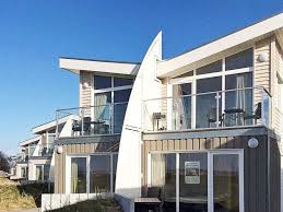 Last minute ostsee ferienwohnung privat. 1 Reihe Dieses Ansprechend Ausgestattete Ferienhaus Mit Je 2 Doppelhaushalften Im Skandinavischen Stil Und Auf 2 E Ferienhaus Ferienwohnung Ferienhaus Mieten