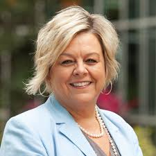 Cindy Trawick's Instagram, Twitter & Facebook