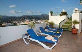 It is 600 m from salón beach, and has a rooftop swimming pool. Hotel Bajamar Centro Centro Nerja Oficial Web Best Price