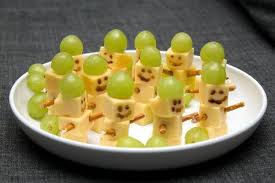 Sinja78s Blog Bei Chefkoch De Kasesticks Schneemanner Fingerfood Fingerfood Snacks Fur Party Kindergarten Essen
