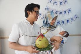Yang jelas baju couple ini lebih modern dan casual cocok untuk kegiatan bersantai atau agenda ngedate buat tampilan kalian lebih kompak dan serasi dengan menggunakan baju couple seperti ini. 98 Gambar Baju Aqiqah Bayi Lelaki Kekinian Modelbaju Id