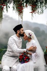 Amazing Wedding Dresses From Around The World In 2020 Amazing Wedding Dress African Wedding Dress Japanese Wedding Dress