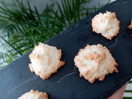 Rochers Coco De Cyril Lignac Dans Tous En Cuisine Mes Meilleures Recettes Faciles Rochers Coco Rocher Noix De Coco Meilleur Recette