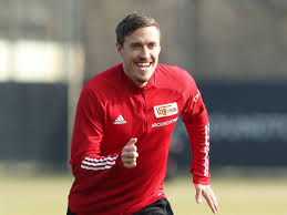 Beide haben sich vor einem jahr. Kruse Zeigt Seiner Freundin Zaubertrick Willst Du Mich Verarschen Fussball