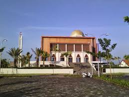 Api abadi kayangan api adalah berupa sumber api abadi yang tak kunjung padam yang terletak pada kawasan hutan lindung di bojonegoro. Eloknya 31 Tempat Wisata Di Bojonegoro Jawa Timur Trip Jalan Jalan