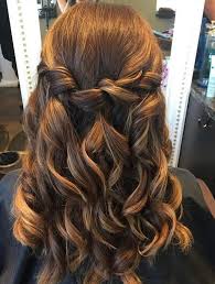 The soft curls hairstyles can be weaved, clipped, braided, or bonded to create the desired hairstyle. 25 Exquisite Loose Curly Hairstyles For Women 2021