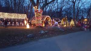 12 Stunning And Covid Friendly Holiday Light Displays In Massachusetts