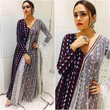 9 Super Easy Anarkali Hairstyles With Step By Step Tutorial Videos Keep Me Stylish Girl Fashion Fashion Bollywood Fashion