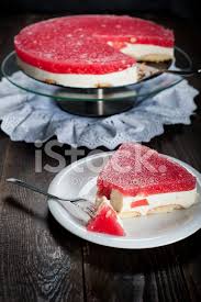 Ausserdem findet man rezepte für die anderen mahlzeiten, seien es snacks fürs. Diat Saisonale Kuchen Mit Wassermelone Gelee Und Mascarpone Kase Stockfotos Freeimages Com