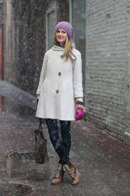 For Some Reason It S Still Snowing And Cold So Here Are 25 Adorable Winter Outfits To Make It Through Chicago Fashion Winter Street Style Winter Fashion