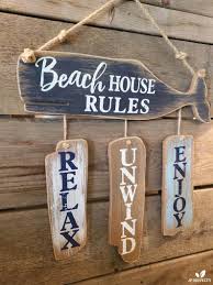 Beach left wooden tropical sign: 9xja9az7 Cxu2m