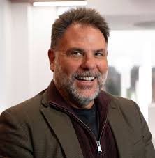 Steve Phipps's Instagram, Twitter & Facebook