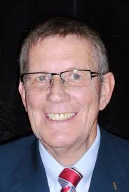 Ausgabe 2/2011 5000. Tauchgang unseres Tauchlehrers Hans Boss (mitte) mit  Andreas Hilsenbeck (l.) und Frank Brodbeck (r.)