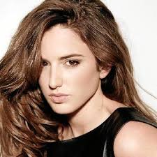 Claudia Mateo. (@MateoClaudia_)