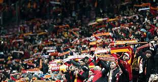Akhisarspor akigolar 1970 taraftar sayfası akhisarspor taraftar sayfasıdır. Galatasarayli Taraftarlardan Akhisarspor Macina Buyuk Ilgi Aslan Arenasi En Guncel Ve Son Dakika Galatasaray Haberleri