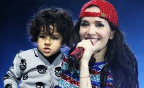 В августе 2020 года она заявила, что занимается оформлением бумаг для получения гражданства россии, чтобы «отблагодарить за. Natalya Orejro I Ee Syn Stali Grazhdanami Rossii Eadaily Rossiya Rossijskoe Grazhdanstvo Putin Novosti Novosti Rossii Rossiya Novosti Novosti Rossii Segodnya Rossiya Poslednie Novosti Novosti Rossii 26 Oktyabrya 2021