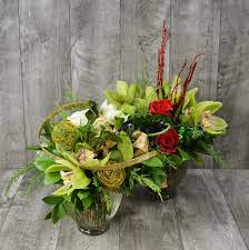 Gorgeous Cymbidium Orchids Make Christmas Super Fancy Glitter Also Helps Christmas Centerpieces Holiday Flower Christmas Flowers