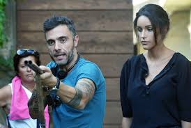 As dori sa stiu daca se mai difuzeaza si urmatoarele si cate sunt? Scarica Gratis Onore E Rispetto Sottoposto A Revisione