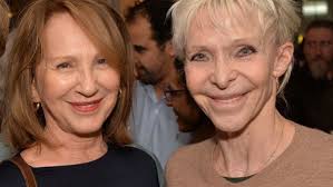 Nathalie baye news, gossip, photos of nathalie baye, biography, nathalie baye boyfriend list 2016. Mort De Tonie Marshall Nathalie Baye Rend Un Hommage Bouleversant A Son Amie Baye Laura Smet Tu Vas Me Manquer