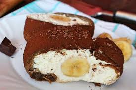 Der kuchen war total saftig. Tiramisu Quark Rolle Mit Bananen Rezept Fur Dessert Ohne Backen