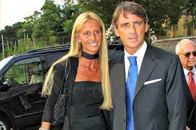 Roberto mancini ad ancona per separarsi dalla moglie federica morelli. Mancini Annuncia Mi Separo Da Mia Moglie Federica