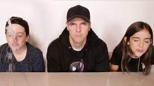 🎅 super silly santa jokes! Try Not To Laugh Challenge Knock Knock Dad Jokes Edition Youtube