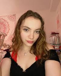 Hope Hamilton's Instagram, Twitter & Facebook