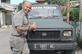 Artis meninggal hari ini mp3 & mp4. Kang Pipit Preman Pensiun Meninggal Dunia Tengok Pose Senyumnya Saat Di Depan Feroza Gridoto Com